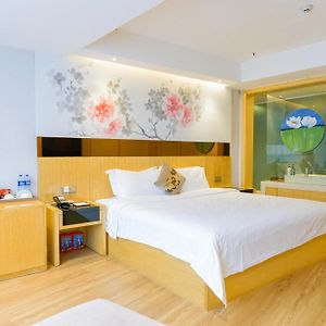 Boutique Queen Room